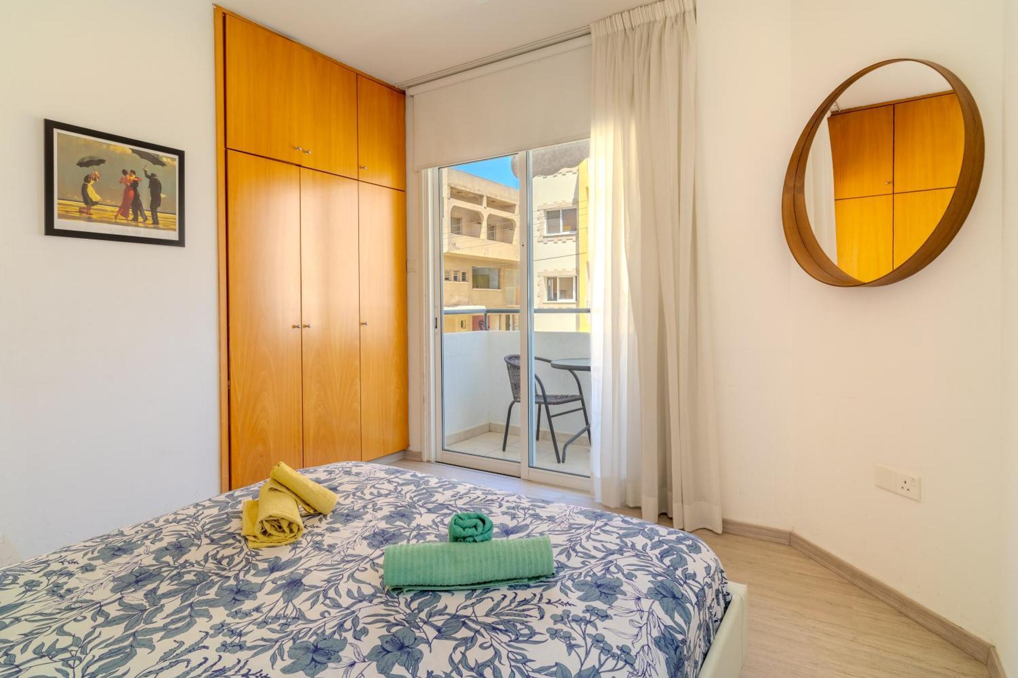 Helios Mackenzie One Bedroom Flat Larnaca Exterior foto